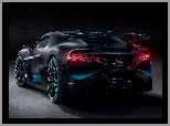 Bugatti Divo, Tył